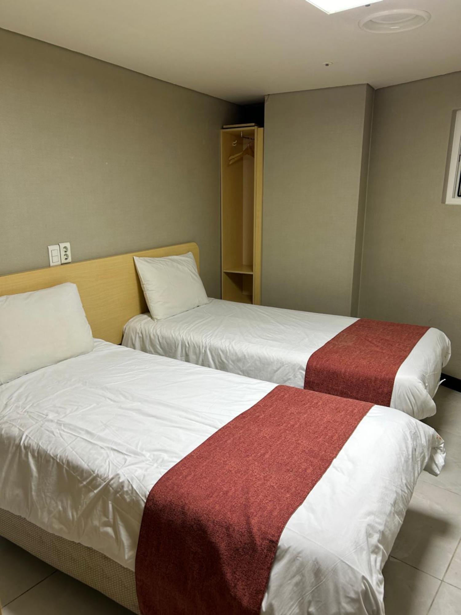 Hotel Myeongdong *